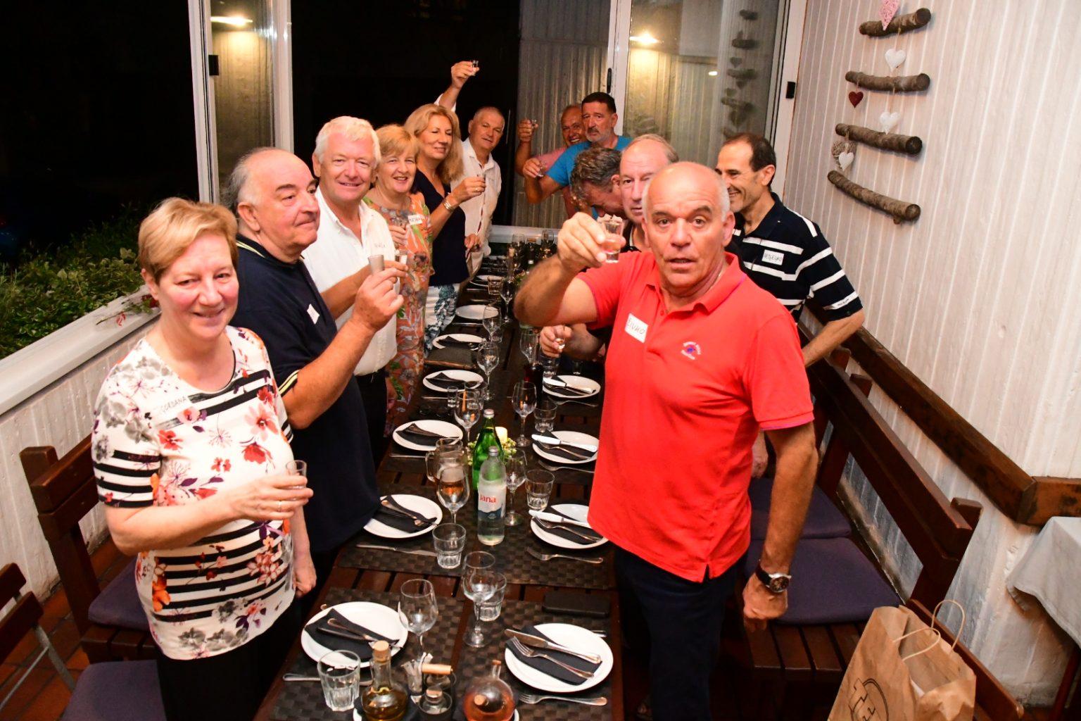 Foto Generacija Gimnazijalci Proslavili Godina Mature Dulist