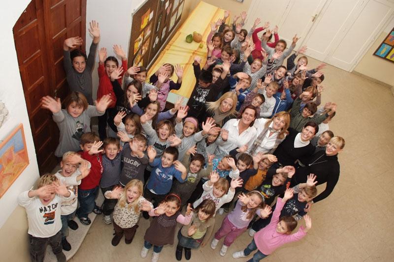 Mala škola - velika sretna obitelj
