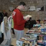 U Lazaretima humanitarna prodaja rabljene robe 5 lazareti aukcija026