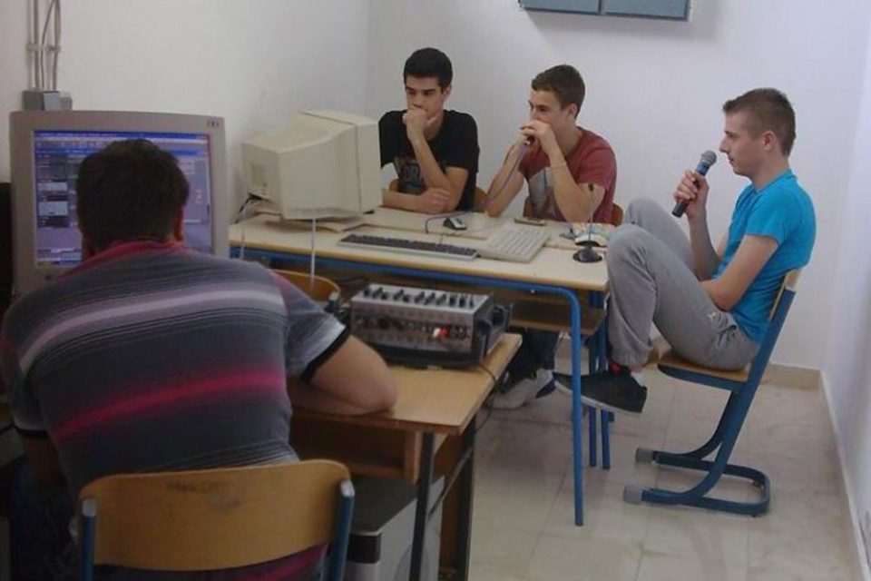radio ploce