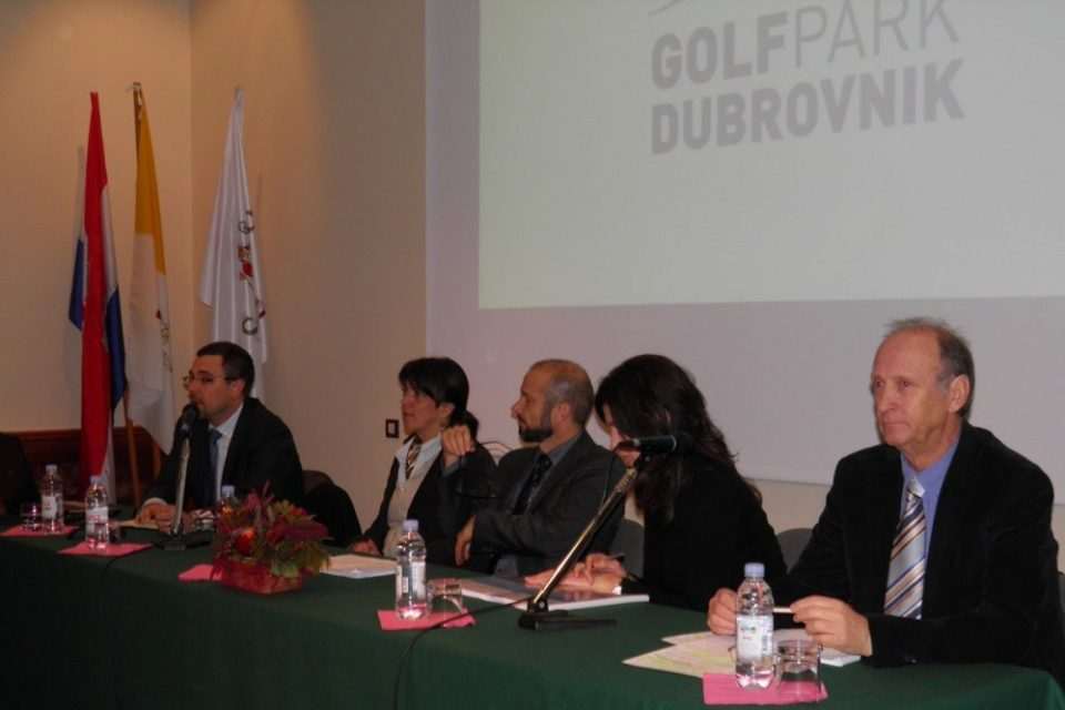 golf tribina 06