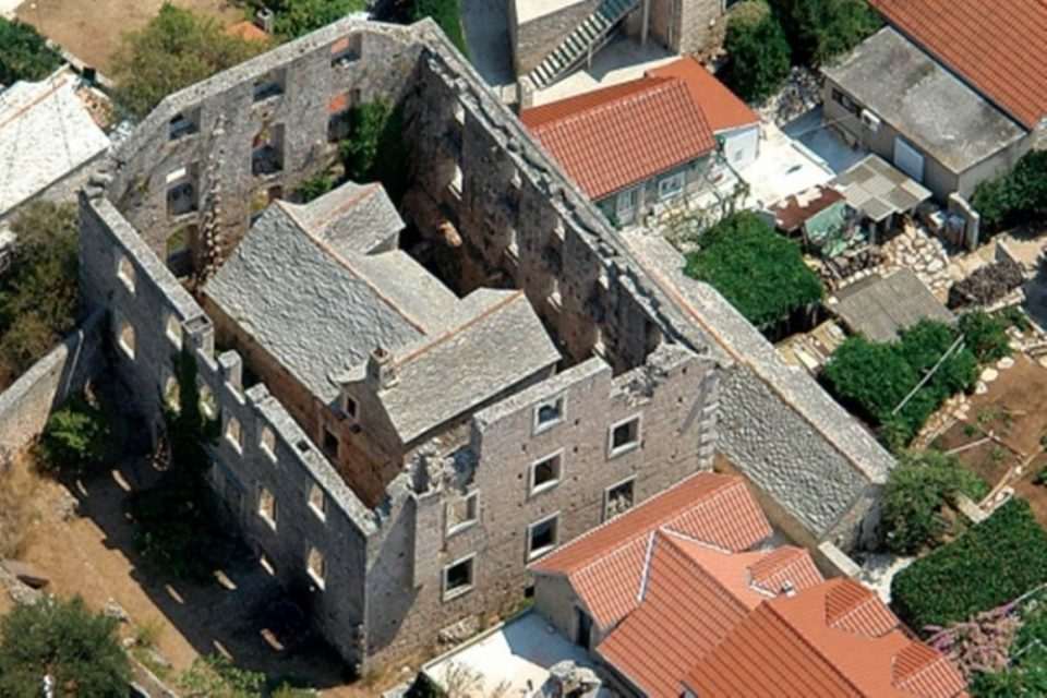 kuca u kuci