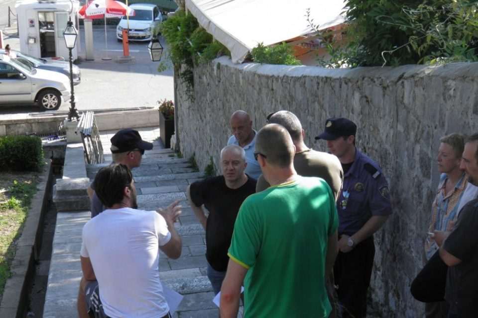 posat policija 01