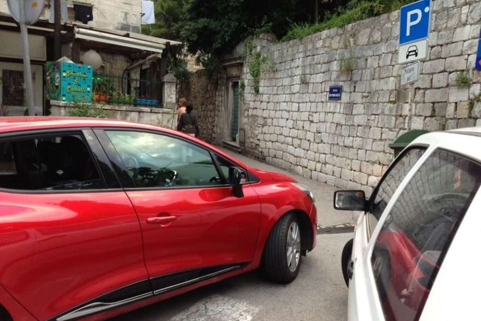 bahatost parkiranje ulaza gradac 1006(3)