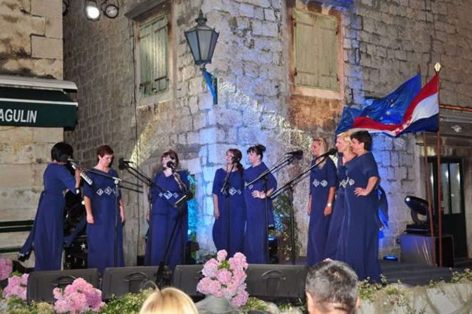 klapa amfora omis 05
