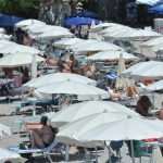 plaza uvala suncobrani