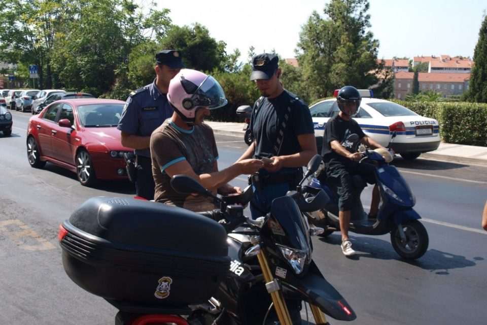 policija motori 02