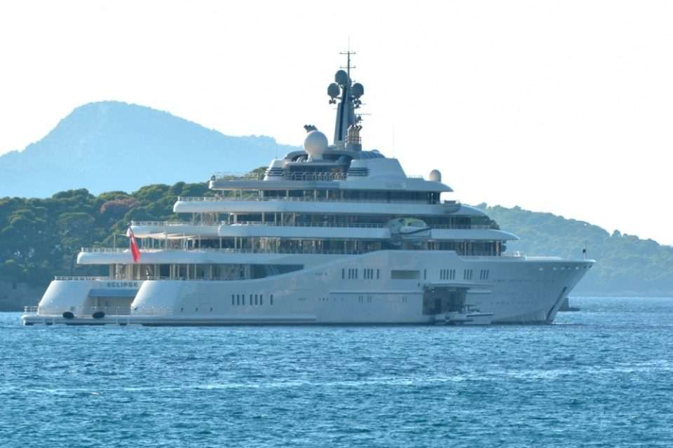 jahta eclipse4055