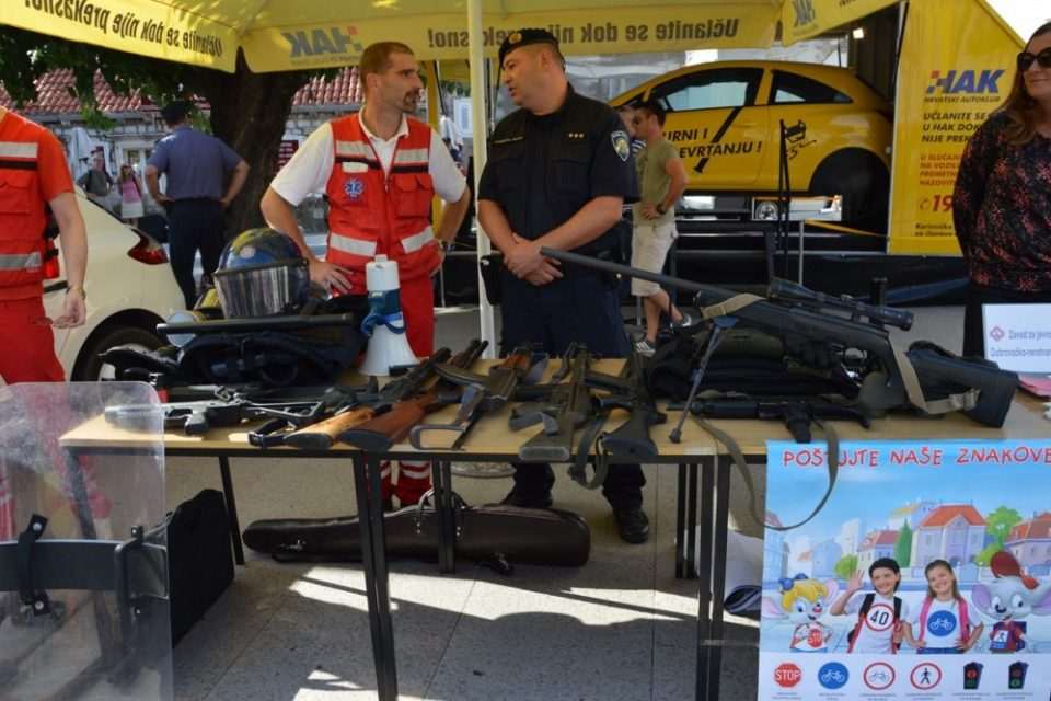 policija akcija pile 27092013 13