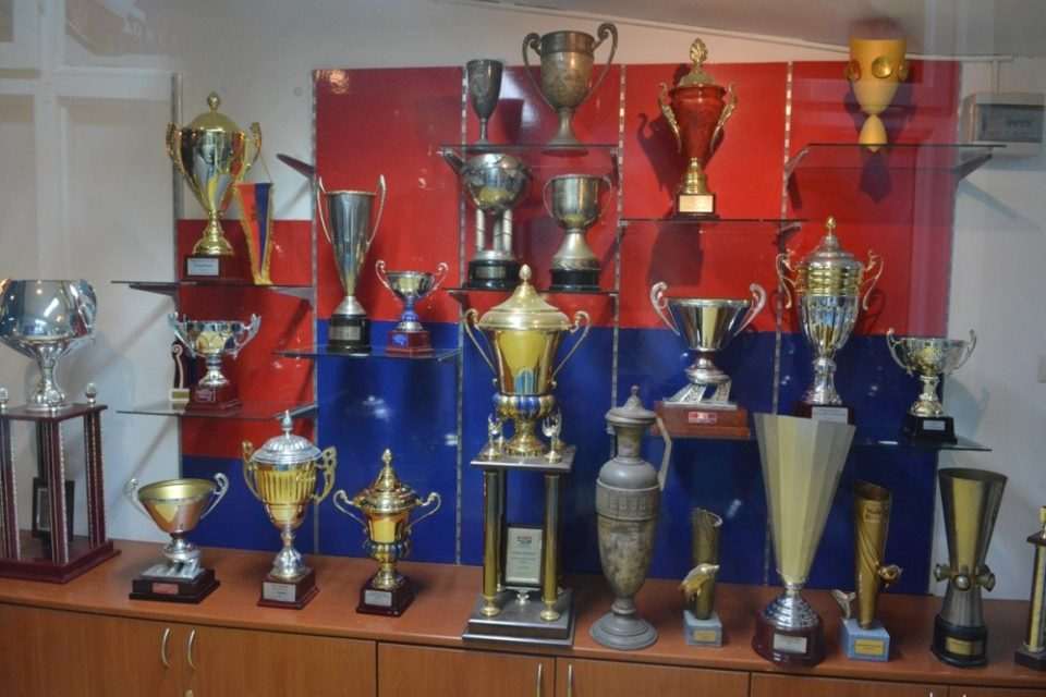 jug trofeji1671