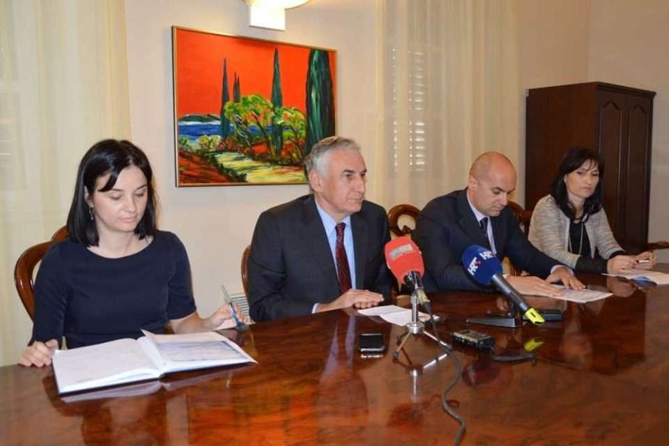 zupanija investicijski forum 041113
