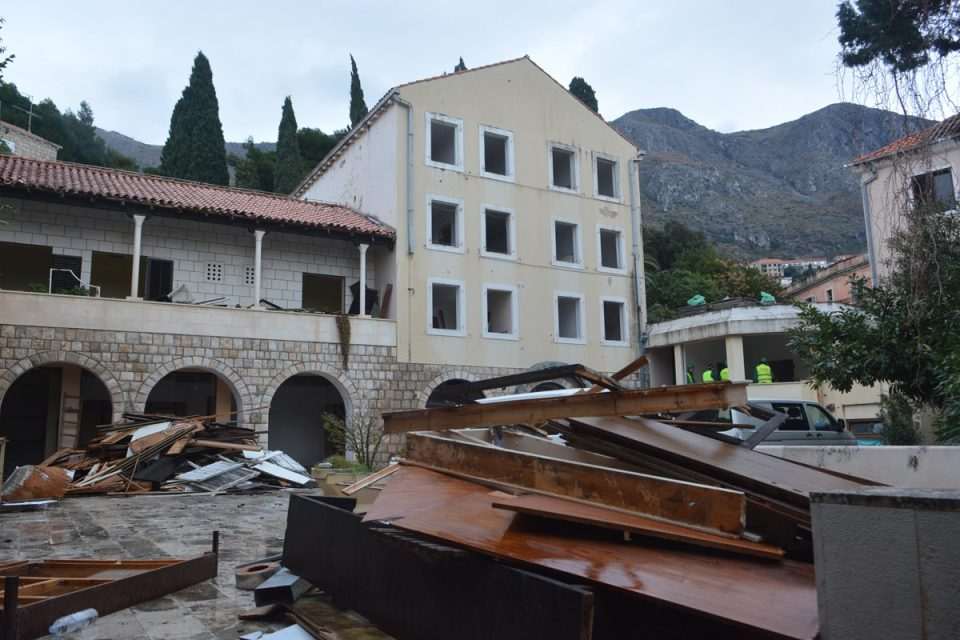 Rušenje Hotela Mlini