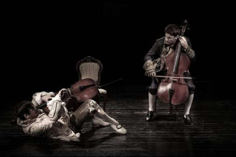 2CELLOS
