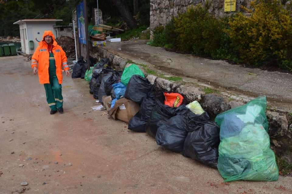 Smeće na Kalamoti