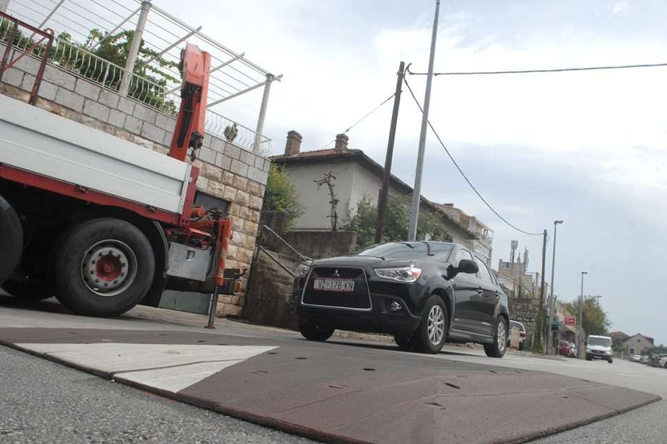 Ležeći policajac