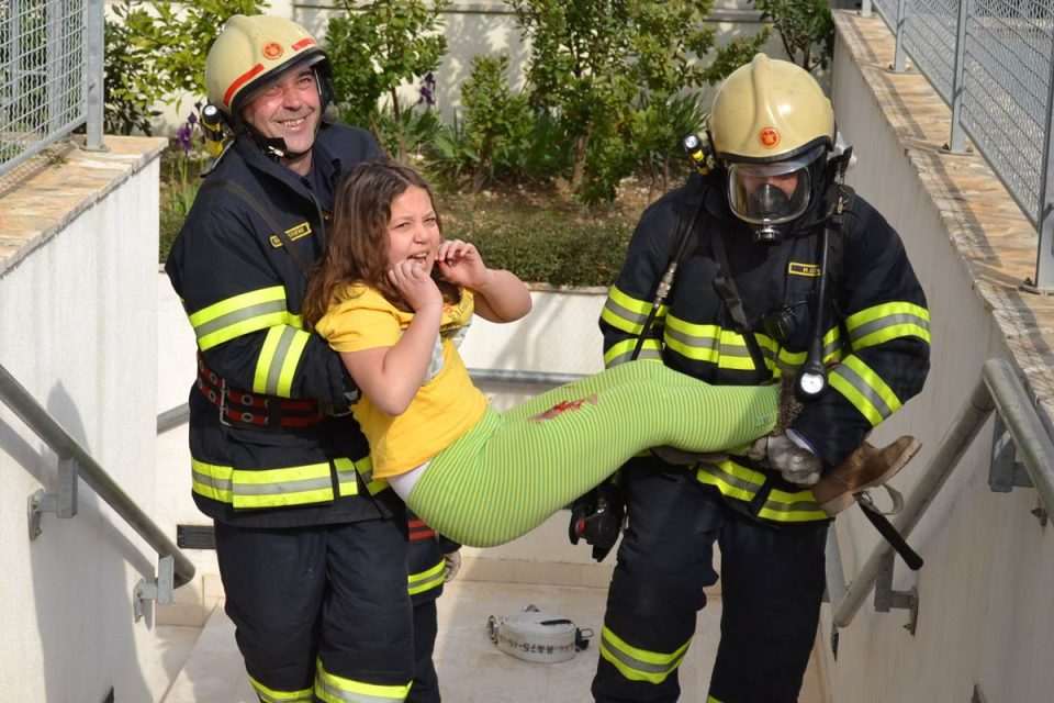 Pokazna vježba hitnih službi u OS Ivana Gundulića