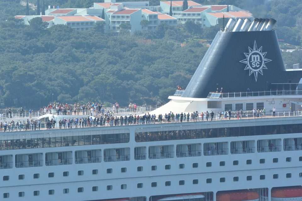 MSC Armonia cruiser