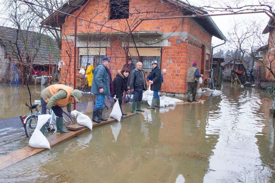 Sisak pomoć