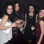 Minea, Ella i I Bee
