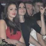 Minea, Ella i I Bee