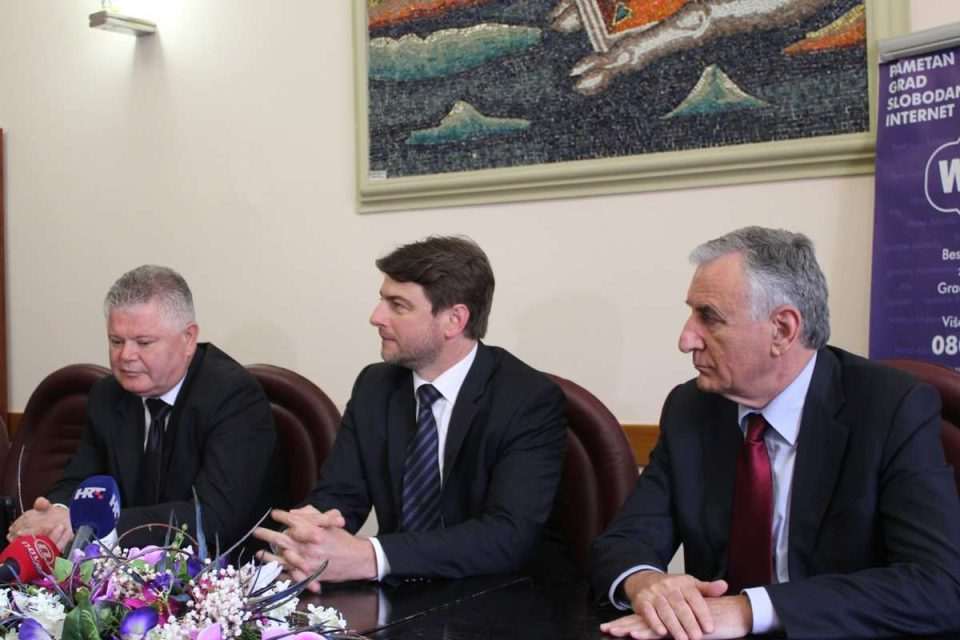Vlahušić, Lorencin i Dobroslavić