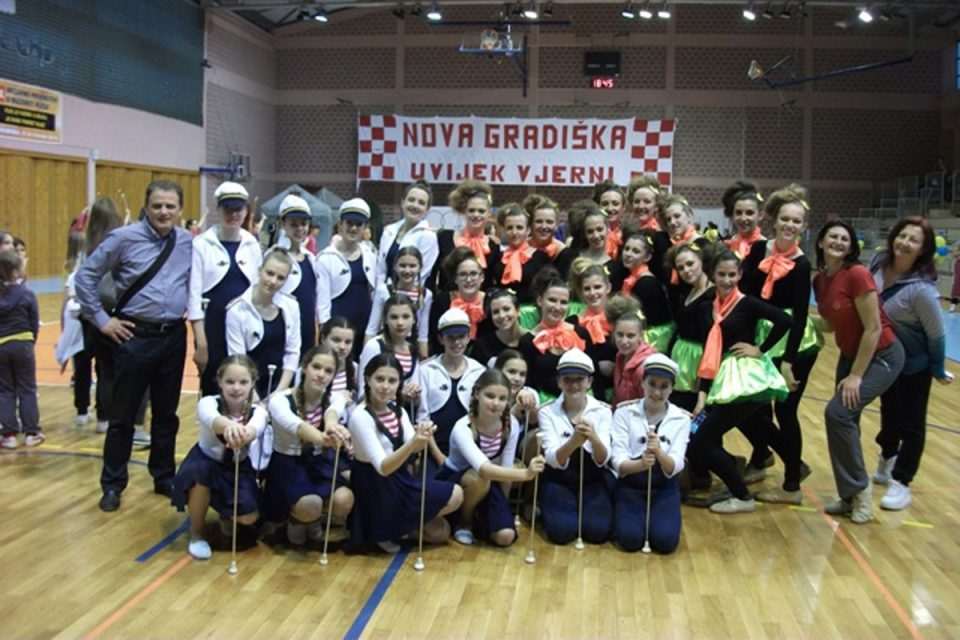 Cavtatske mažoretke
