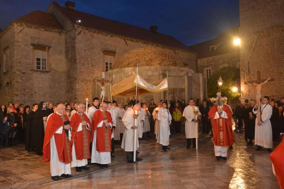 Misa i procesija Veliki petak