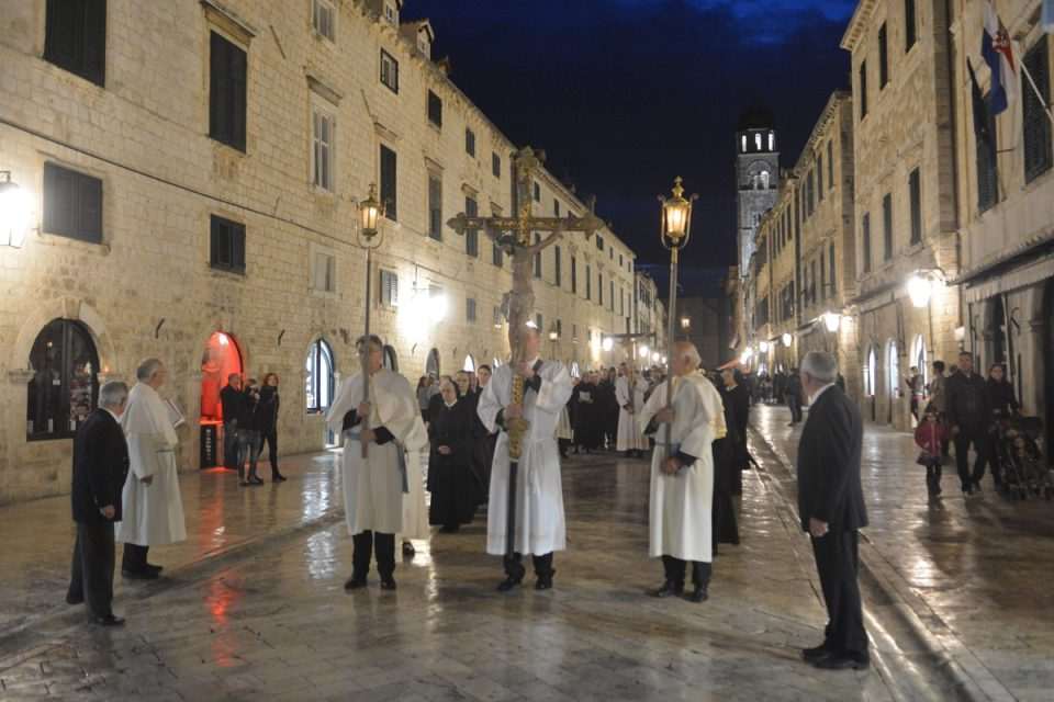 Misa i procesija Veliki petak