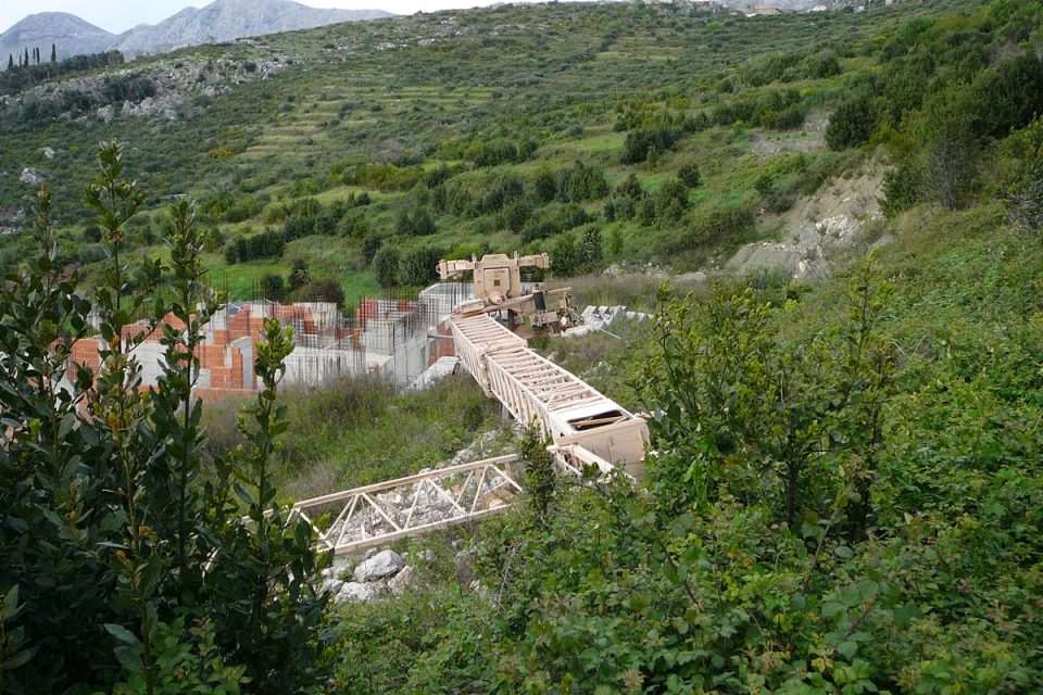 srusena dizalica cavtat 1004148