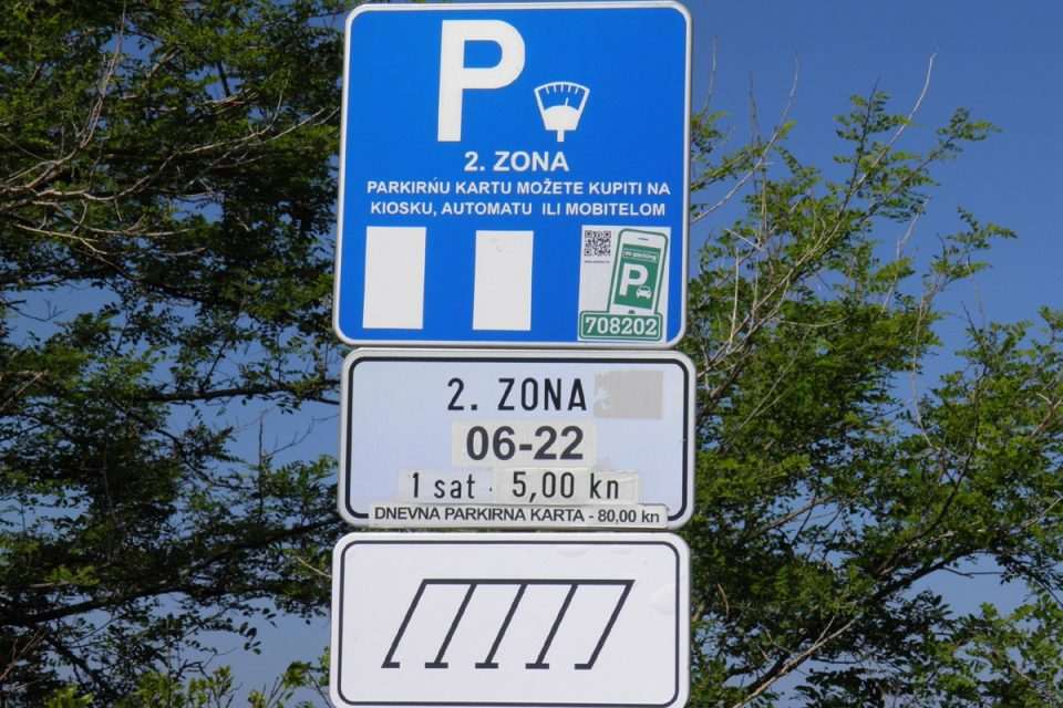 sanitat parking gradac02