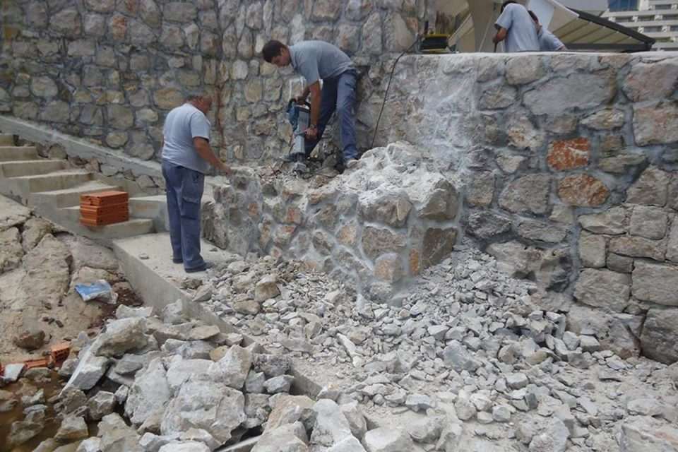 libertas rixos skalini rusenje