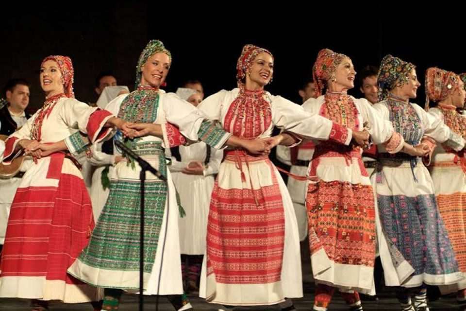 Ansambl narodnih plesova i pjesama Lado