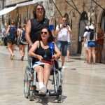 FOTO Vruće jutro na Stradunu! 5 stradun djir invalid