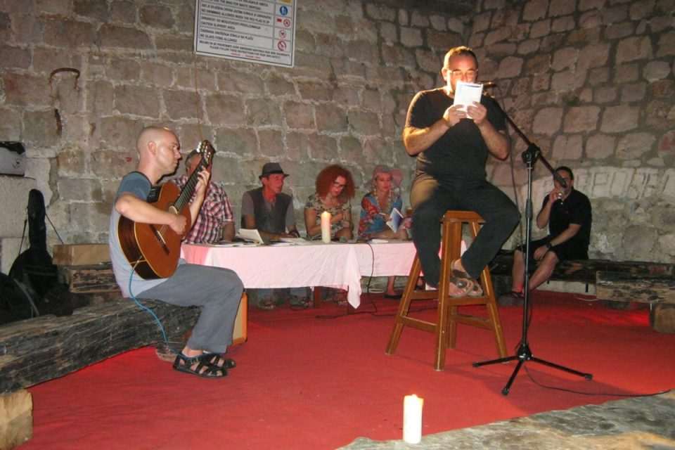 peca poezija 17