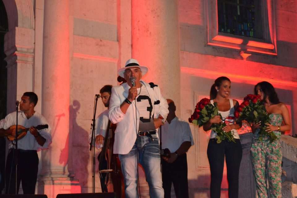 pelajic brunac ruze 17