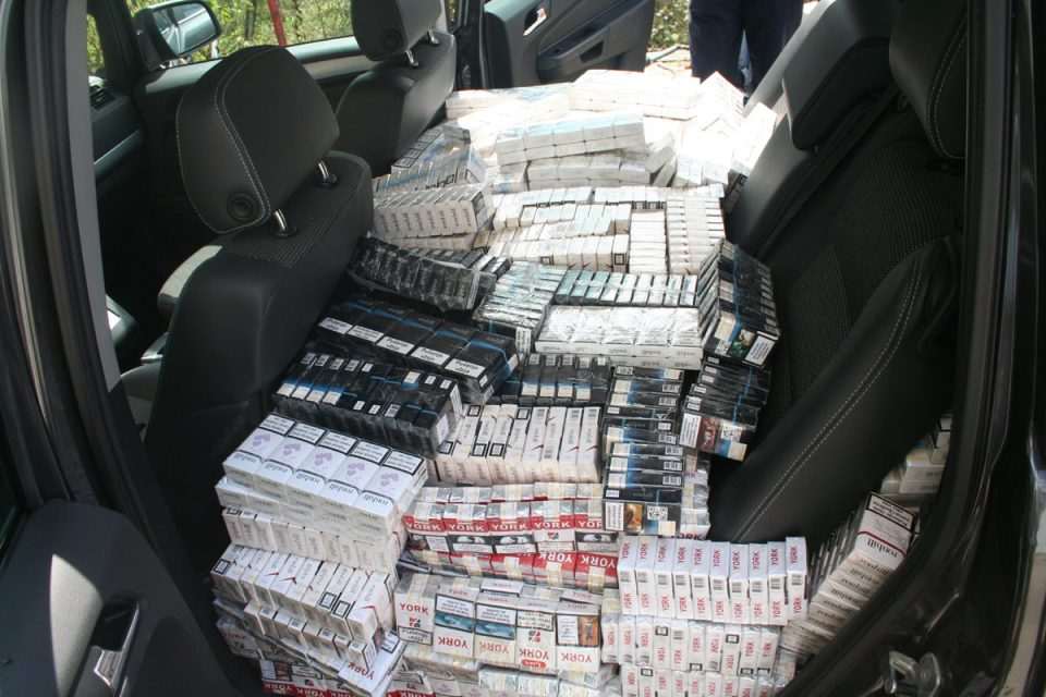 cigarete policija