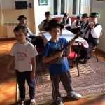 POSJET UDRUGE FRAKTAL Djeca 'Masline' okušala se u sviranju tambura 2 dom maslina sajam1