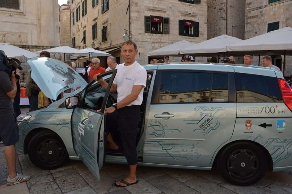 tesla rally elektricno vozilo 8
