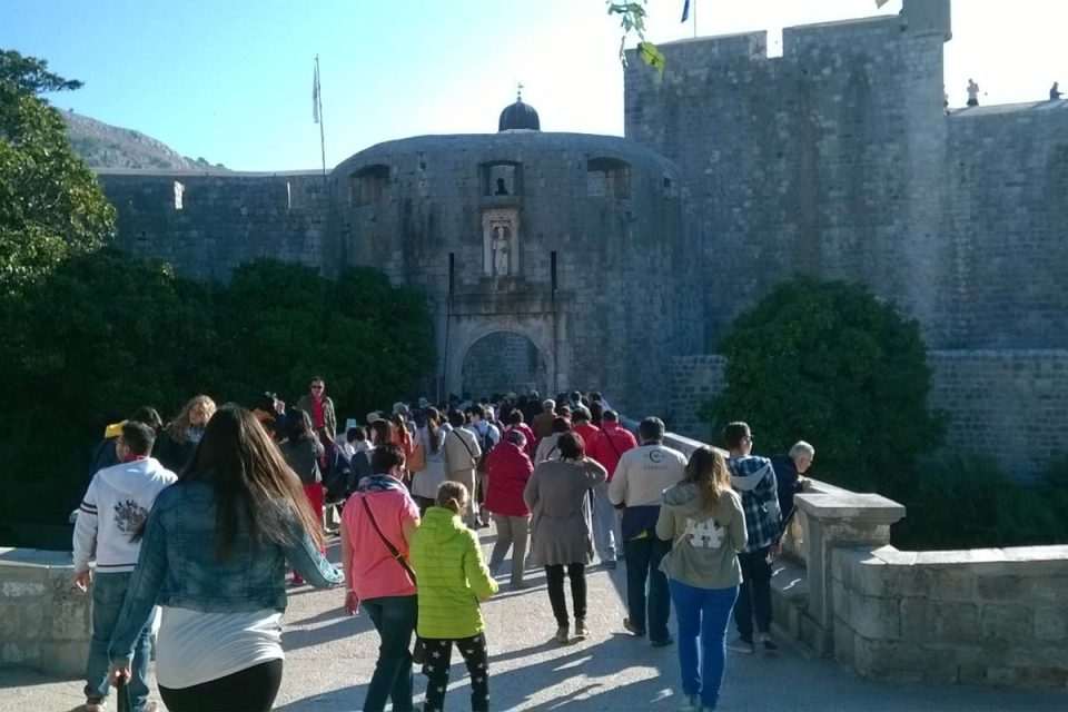 guzva turisti kruzeri 021114 2