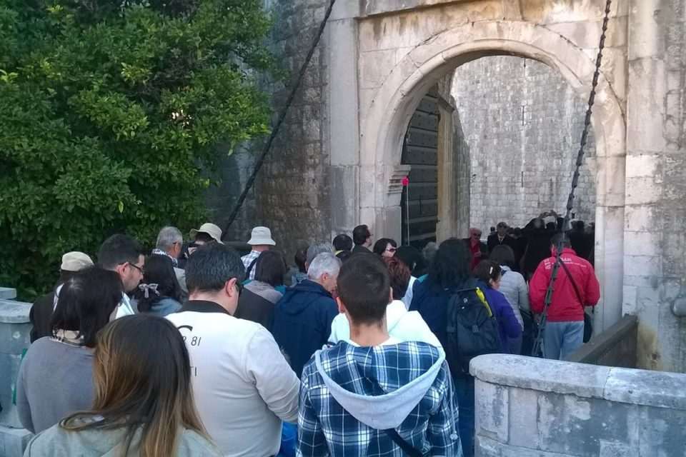 guzva turisti kruzeri 021114 3