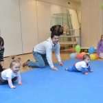 Natjecanje u puzanju i prematanju beba