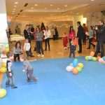 Natjecanje u puzanju i prematanju beba