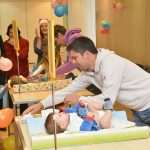 Natjecanje u puzanju i prematanju beba