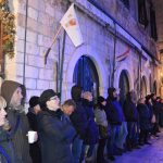 FOTOGALERIJA Pogledajte tko je sve bio na koncertu klapa Cambi i Sv. Juraj HRM na Stradunu! 10 Nastup klapa Cambi i Sv. Juraj HRM na Stradunu
