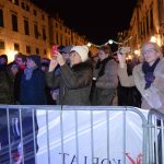 FOTOGALERIJA Pogledajte tko je sve bio na koncertu klapa Cambi i Sv. Juraj HRM na Stradunu! 46 Nastup klapa Cambi i Sv. Juraj HRM na Stradunu