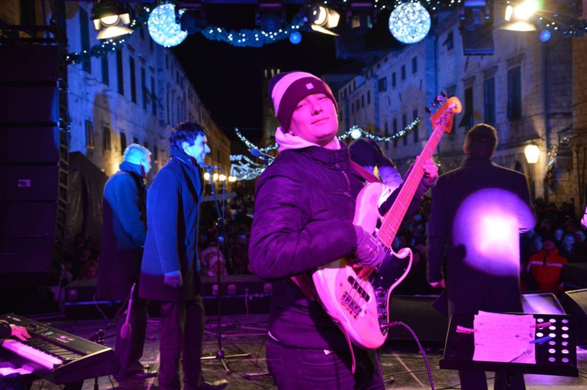 Nastup klapa Cambi i Sv. Juraj HRM na Stradunu