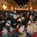 FOTO Dubrovčani s Tonyjem, vatrometom i valcerom ušli u 2015.! 32 Doček Nove 2015. godine na Stradunu Toni Cetinski