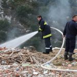 Požar na divljem odlagalištu