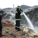 Požar na divljem odlagalištu
