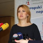 rad na crno milanka opacic